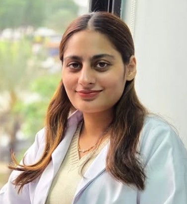 Dr. Aqsa